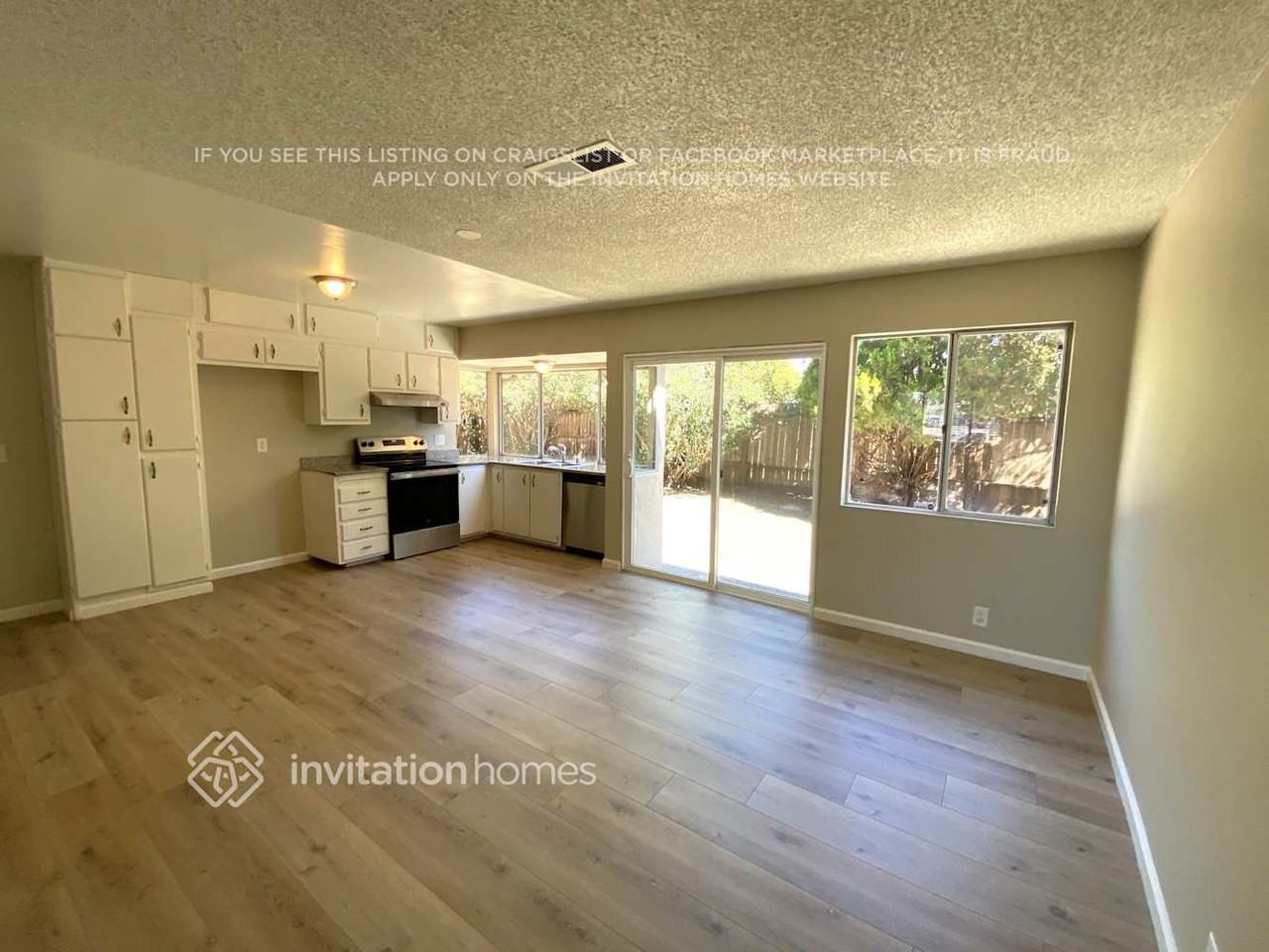 2156 Cormorant Dr - Photo 3 of 13