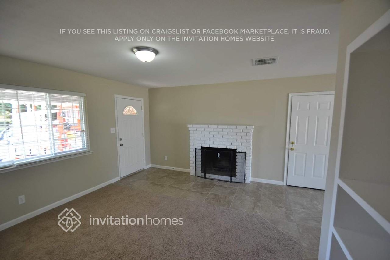 7668 Eastbreeze Cir - Photo 4 of 11