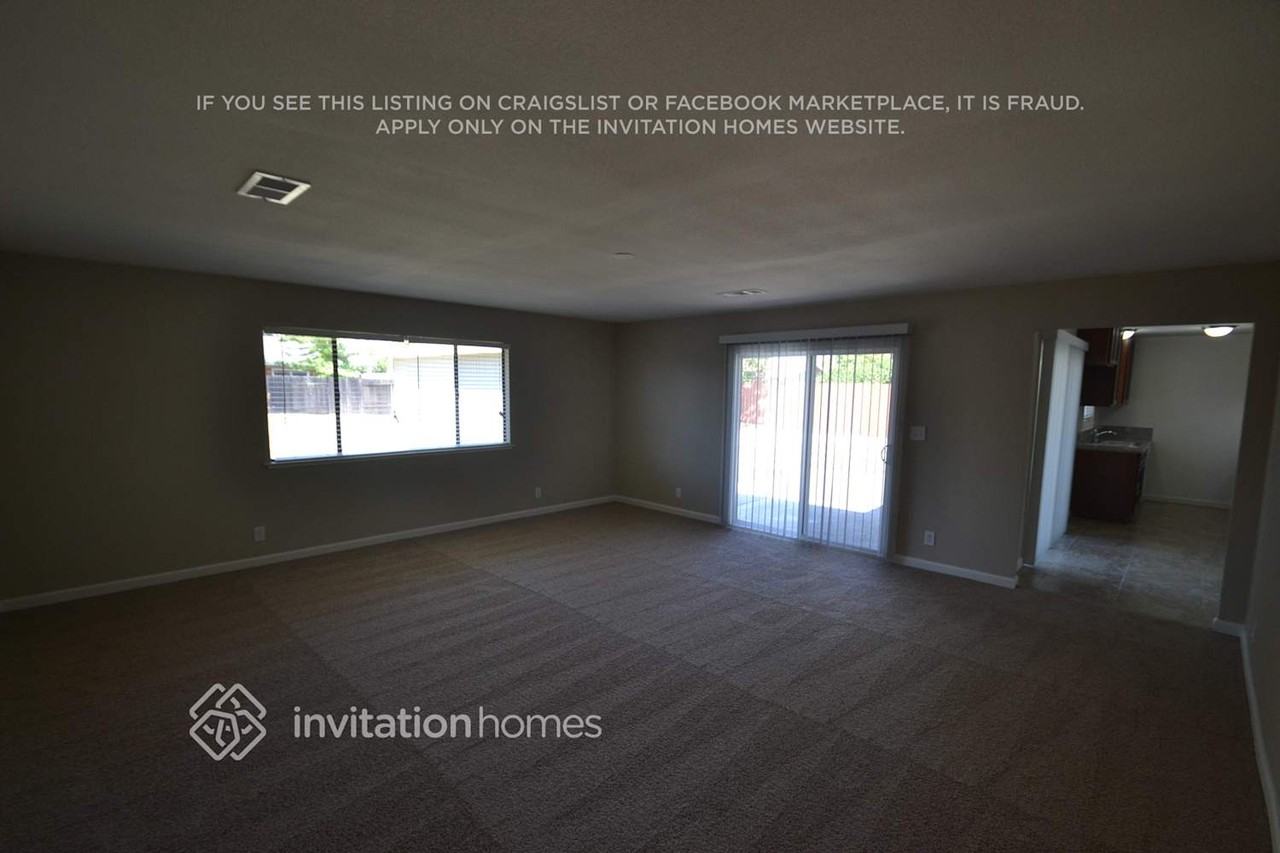 7668 Eastbreeze Cir - Photo 7 of 11