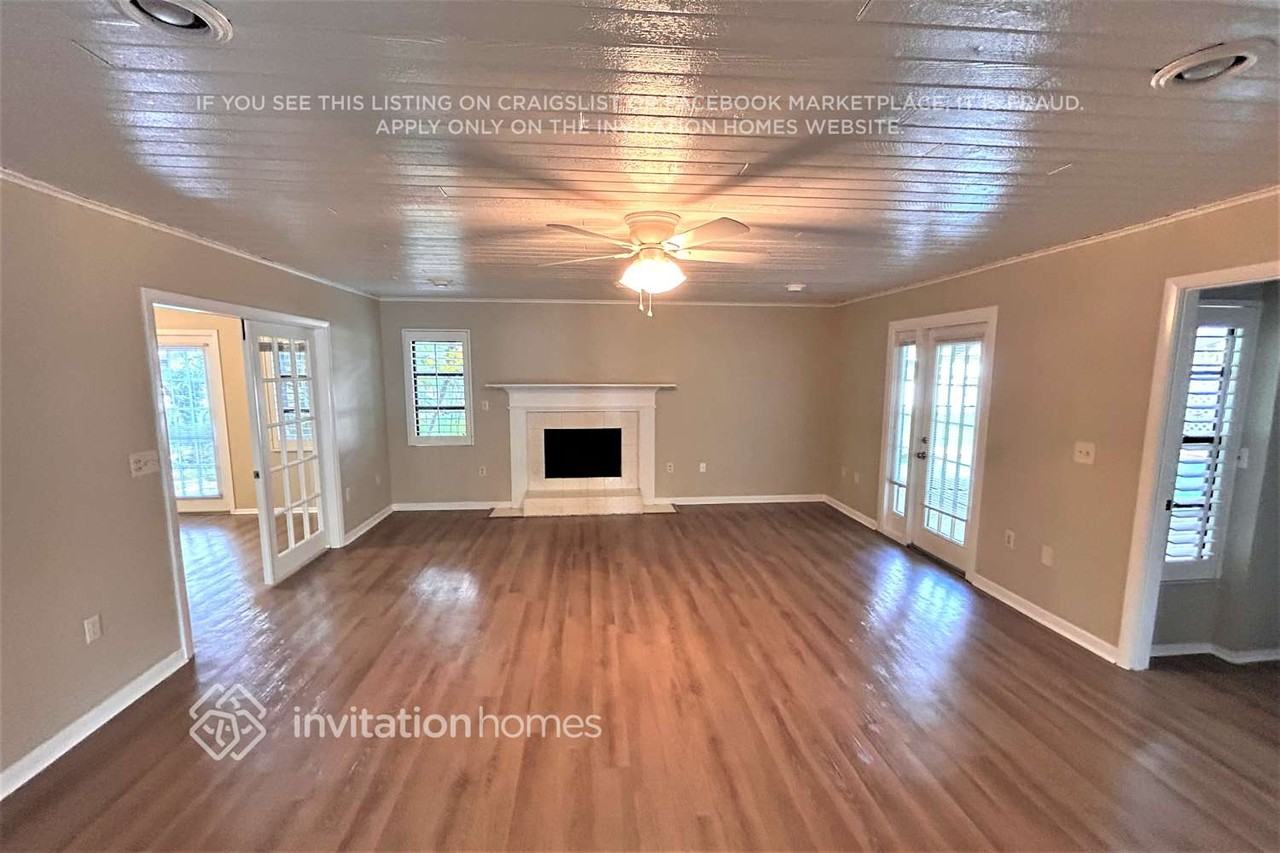 2717 Pursell Cir - Photo 2 of 9