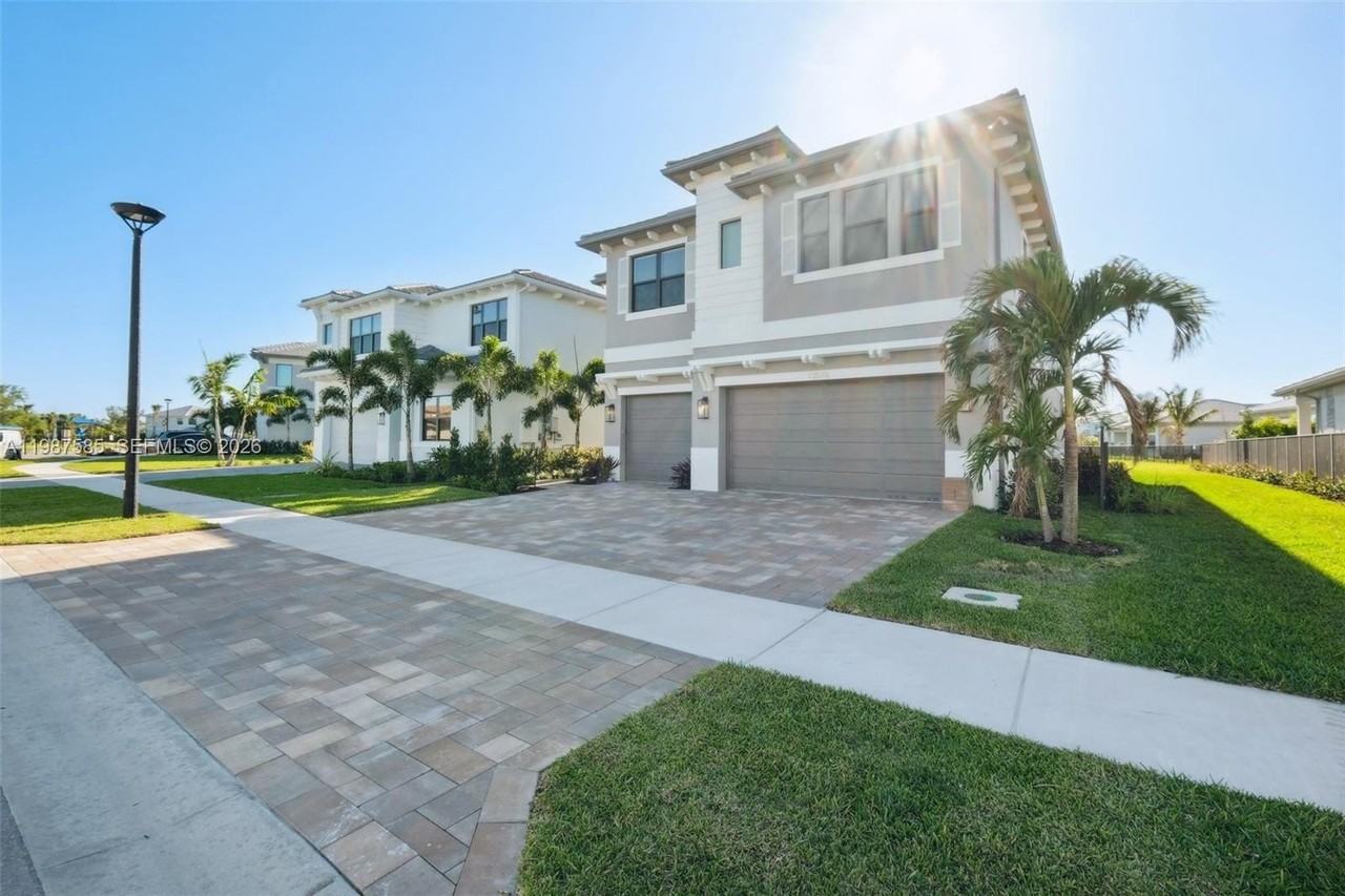 13076 Feathering Way - Photo 5 of 45