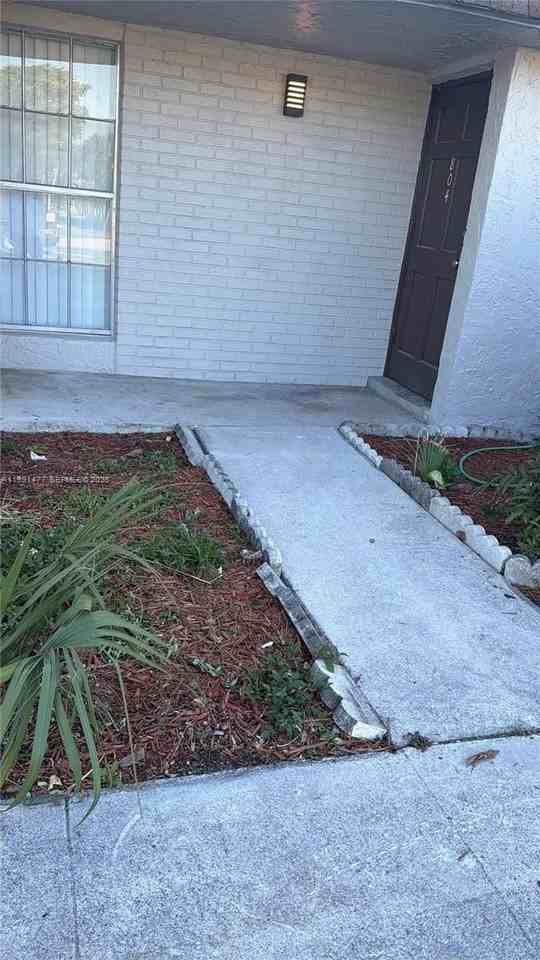 804 Sw 73rd Ave #12 - Photo 3 of 43