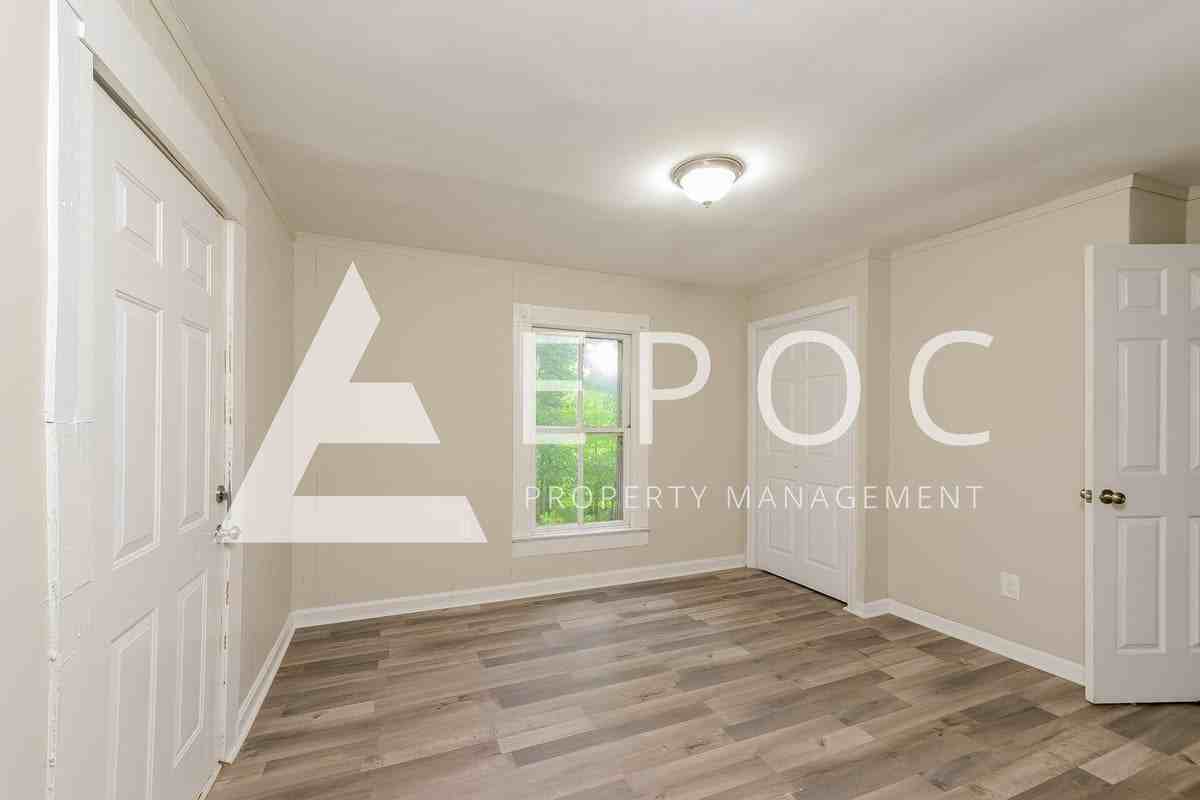 1114 Sharon St - Photo 7 of 15