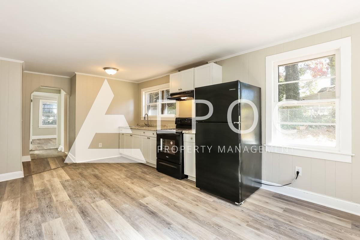 1308 Madison St - Photo 5 of 15