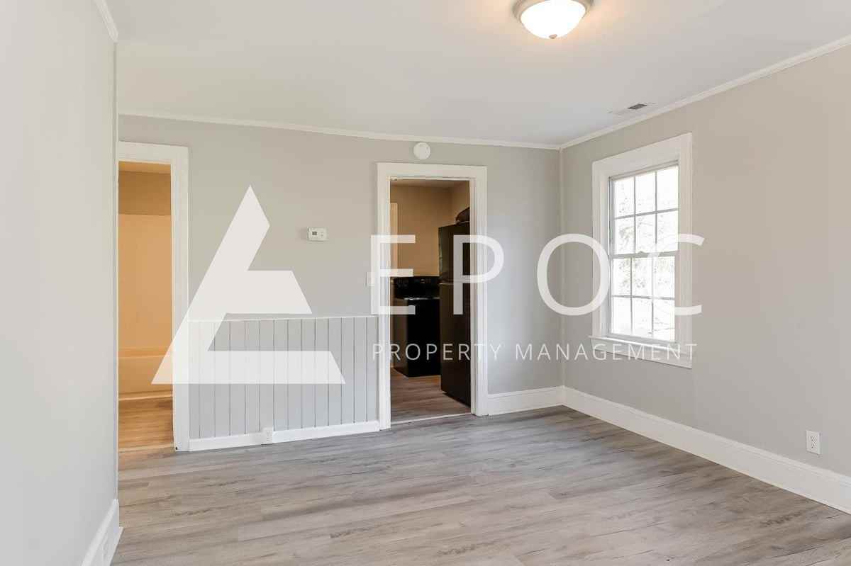 909 Grant St - Photo 5 of 15