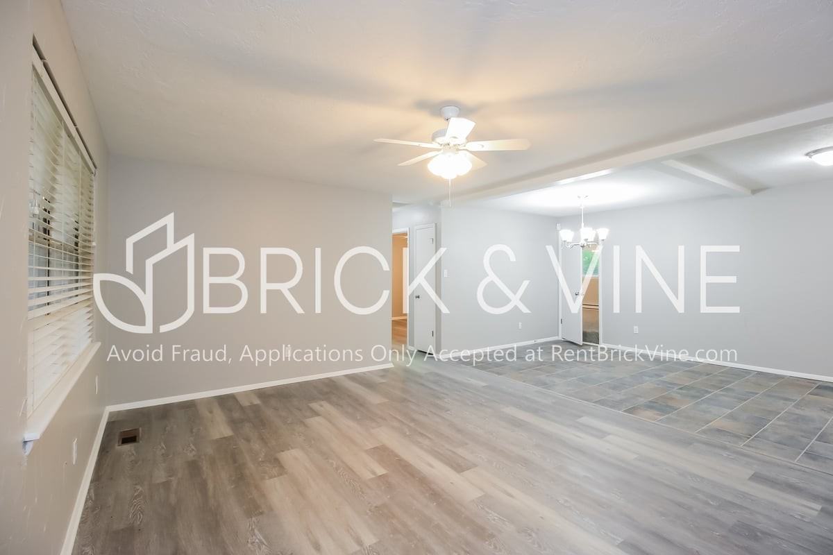 2013 Hardy Dr - Photo 5 of 15