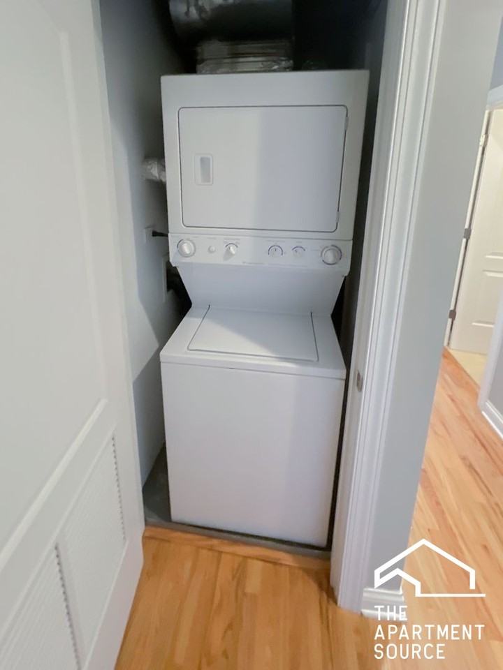 1636 W Grace St #1 - Photo 7 of 9