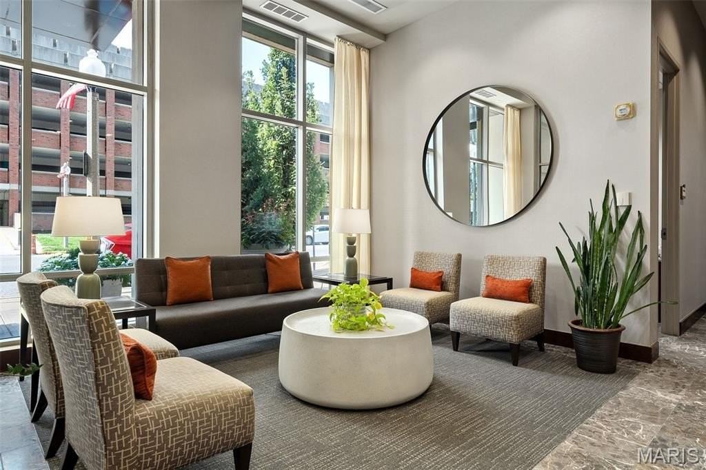 4909 Laclede Ave #1002 - Photo 3 of 35
