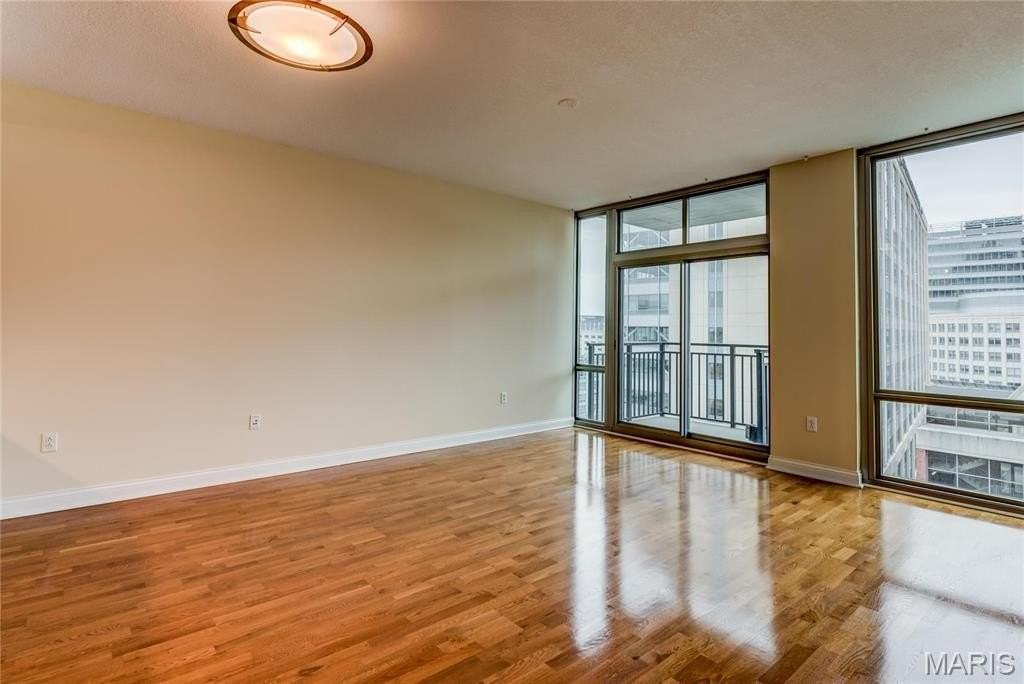 4909 Laclede Ave #1002 - Photo 6 of 35