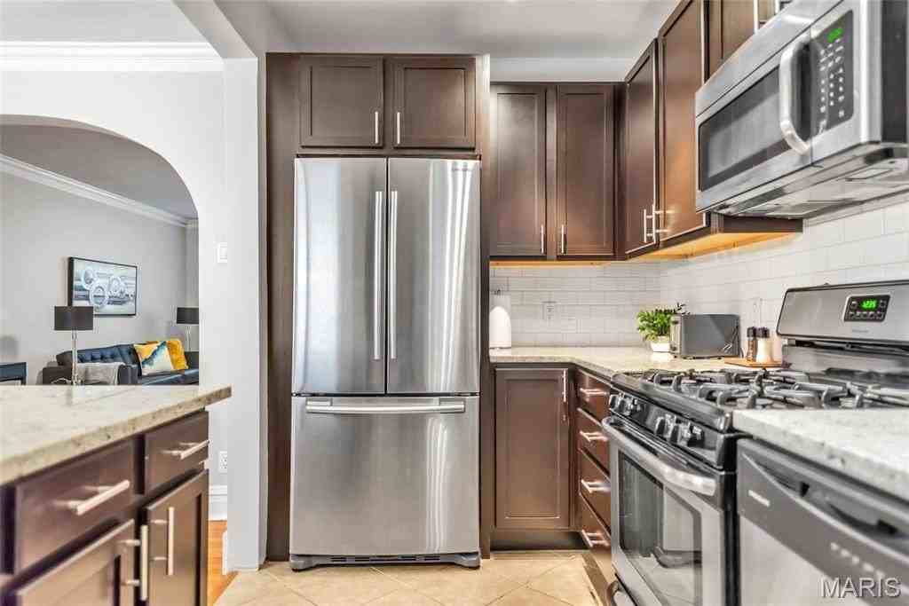 7557 Buckingham Dr - Photo 4 of 13