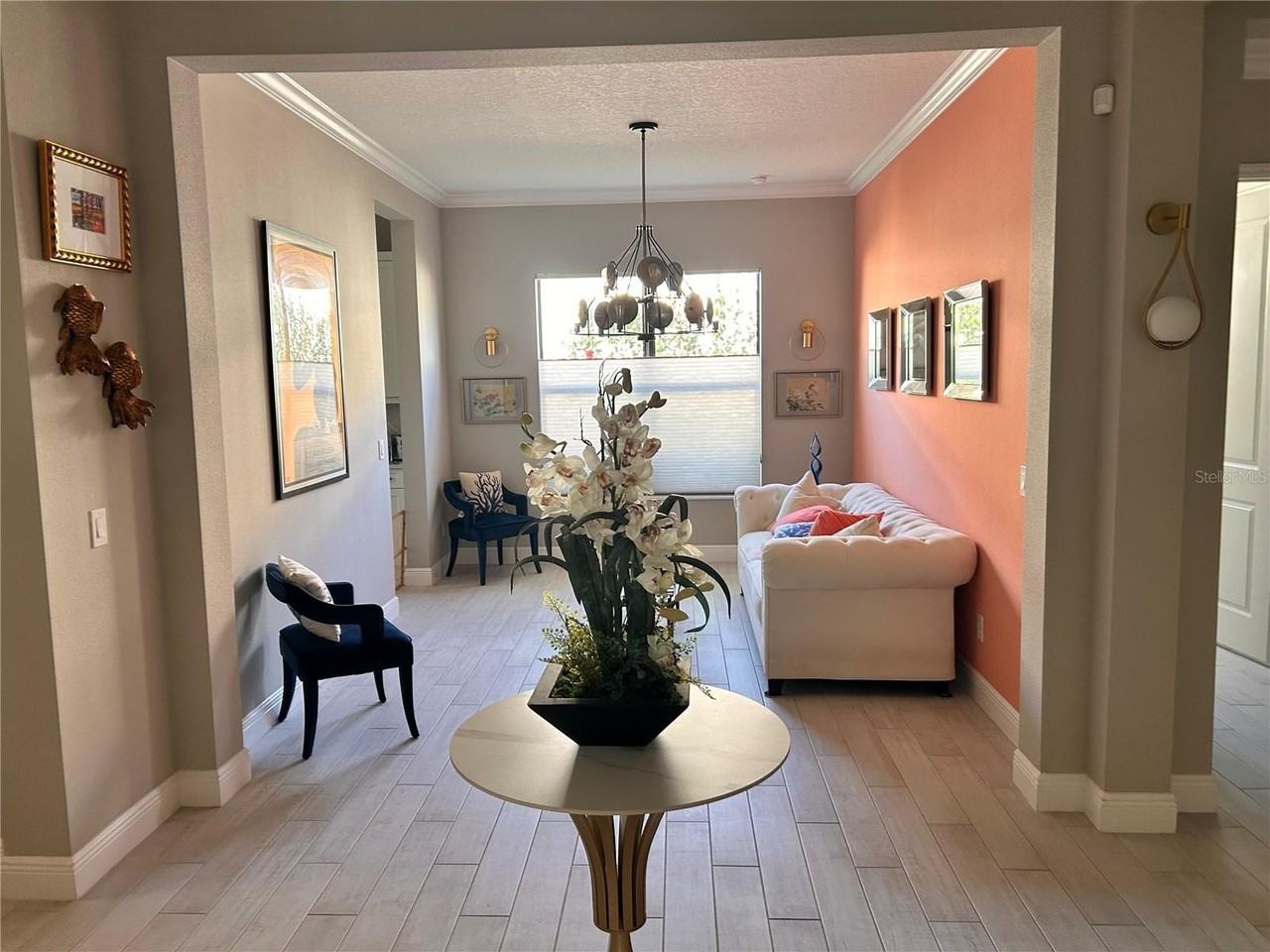 208 Corelli Dr - Photo 5 of 50