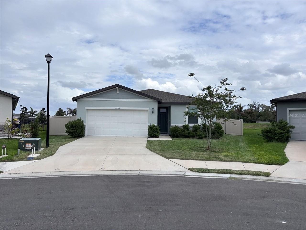 7009 Feather River Pl - Photo 6 of 36