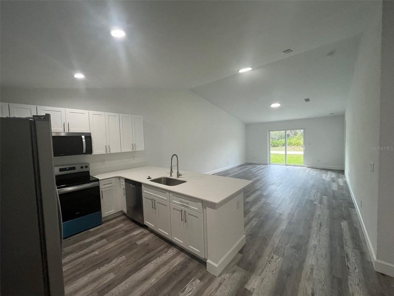 10037 Amicola St - Photo 2 of 10