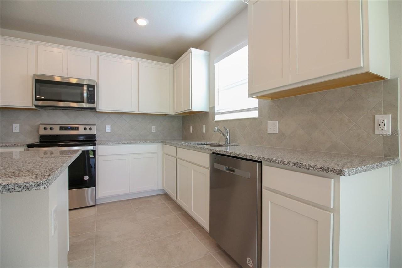 1063 Michelangelo Ln - Photo 6 of 27