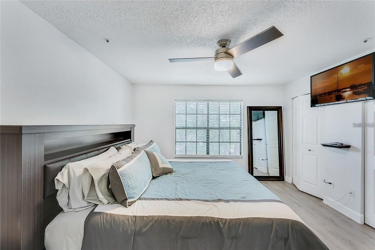 563 Northbridge Dr - Photo 3 of 18