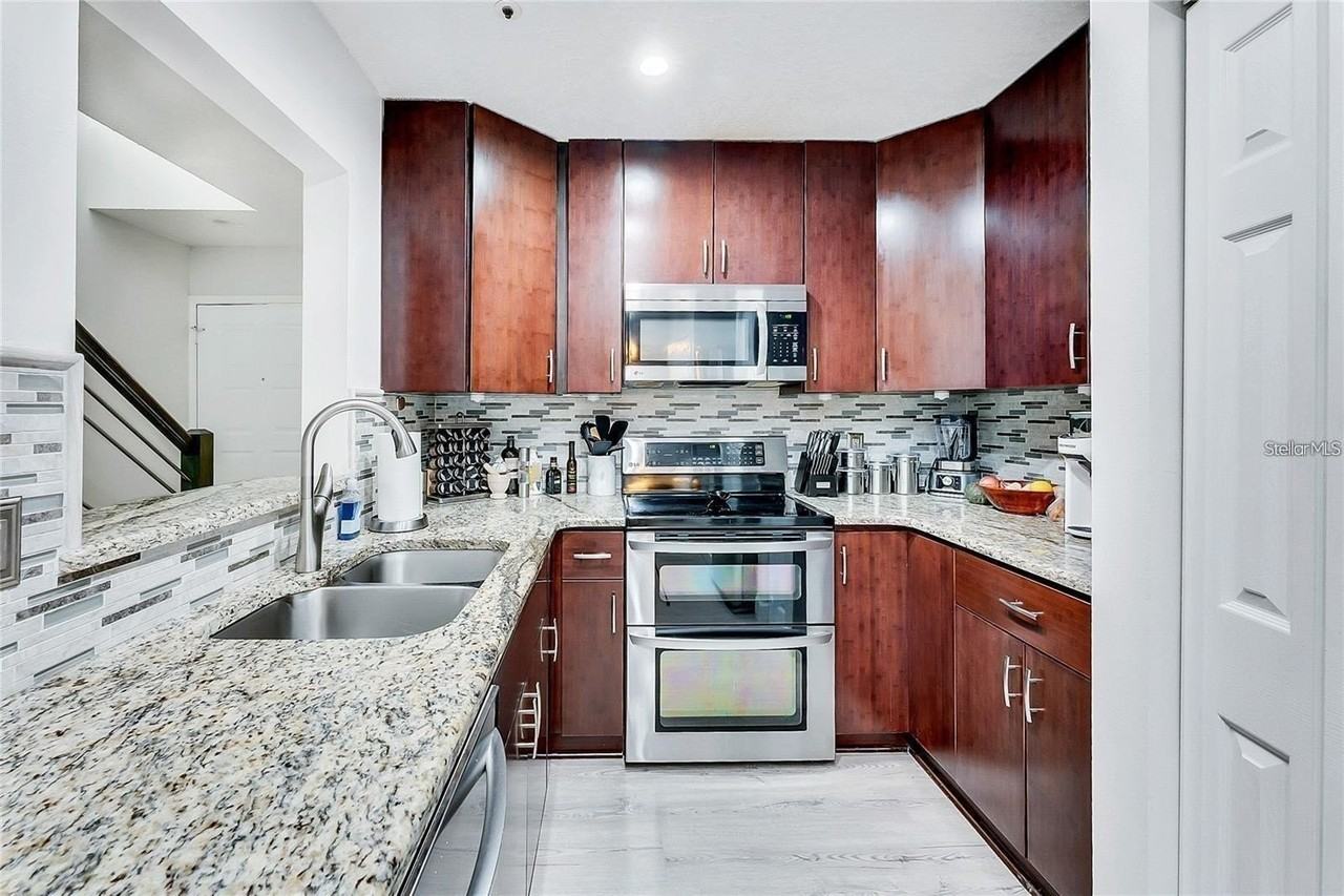 563 Northbridge Dr - Photo 7 of 18