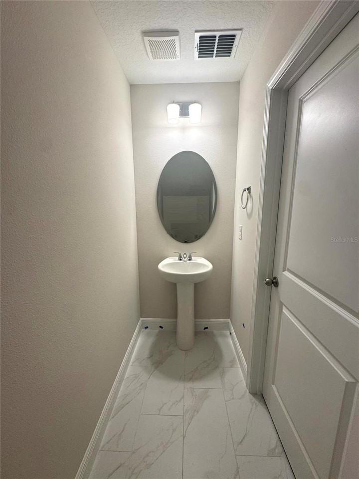 1900 Sunshine Peak Dr - Photo 5 of 20