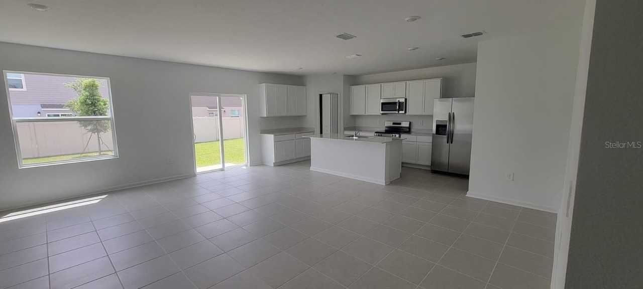 3602 Hardman Dr - Photo 6 of 33