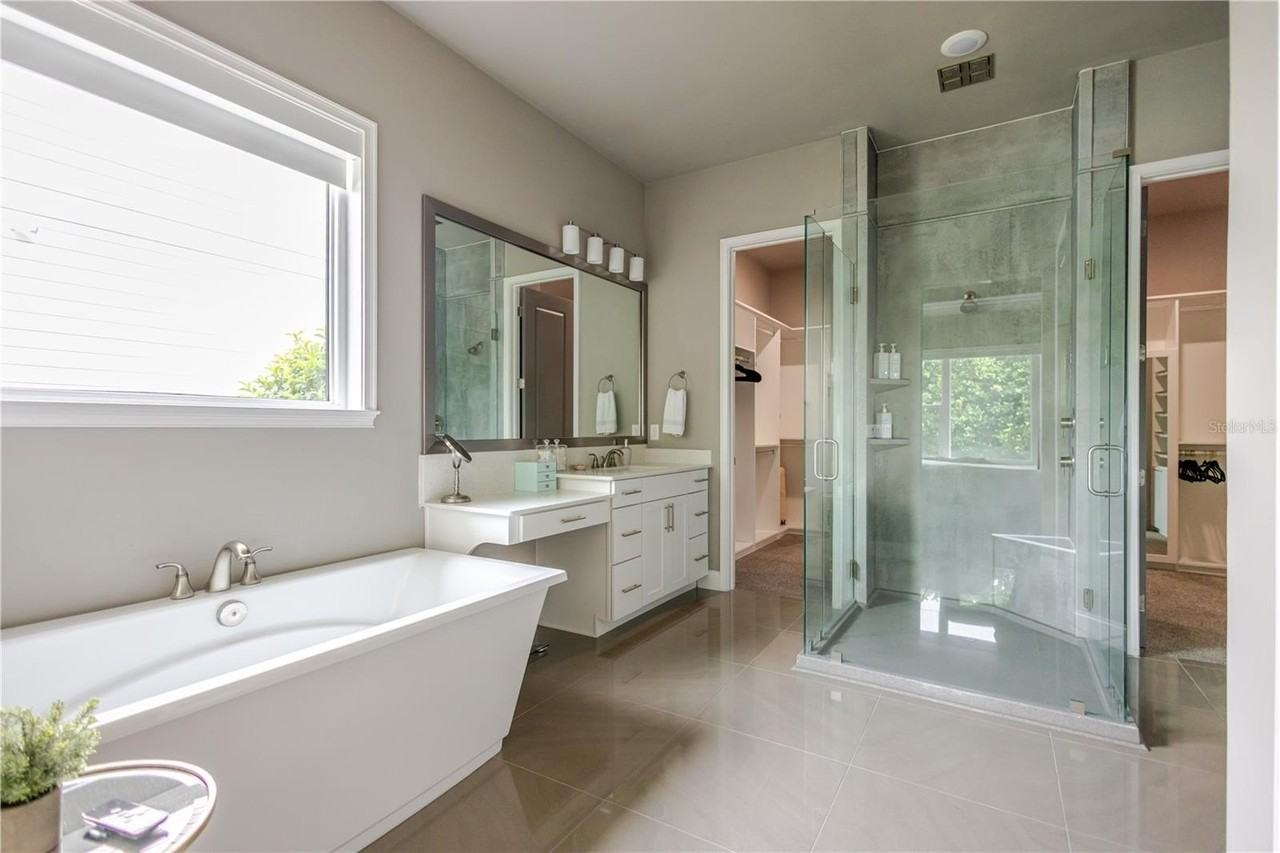 11967 Sw 32nd Ln - Photo 4 of 22