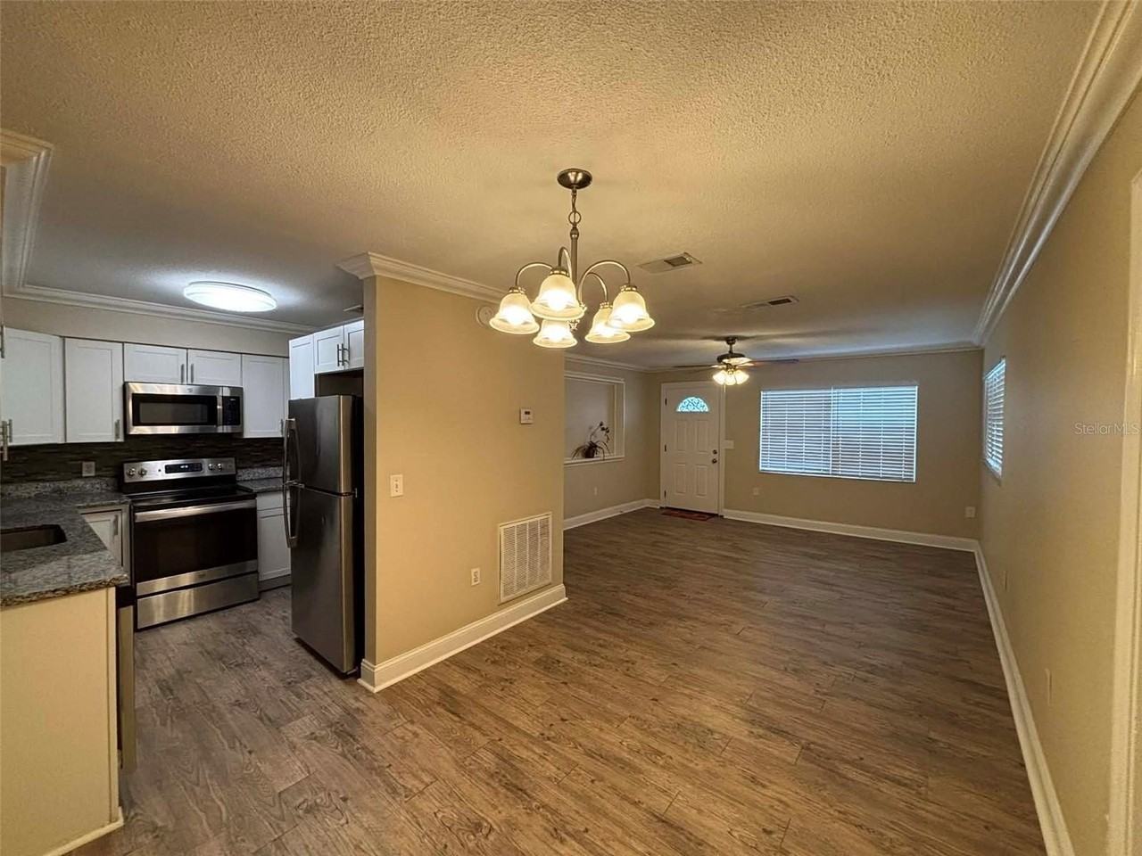 606 Holt Cir - Photo 6 of 18