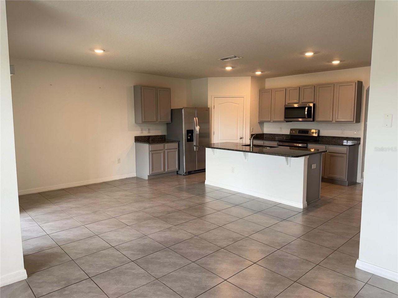 521 Nicken Grv - Photo 6 of 15