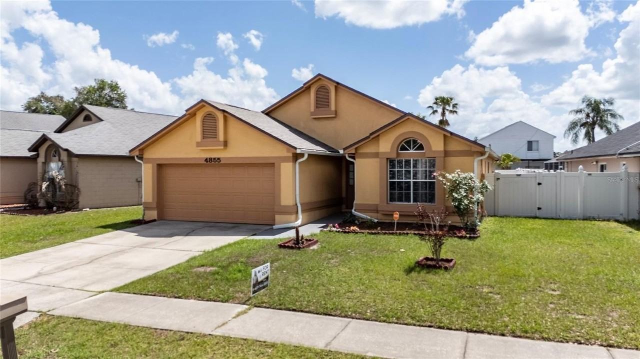 4855 Kingston Cir - Photo 3 of 31