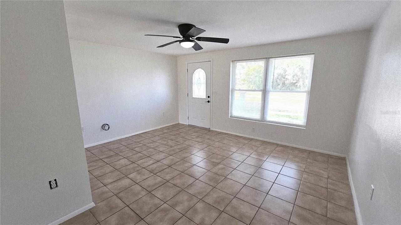 284 Rotonda Blvd W - Photo 4 of 32