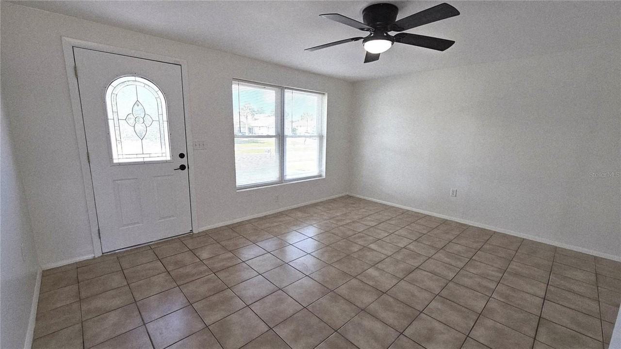 284 Rotonda Blvd W - Photo 5 of 32