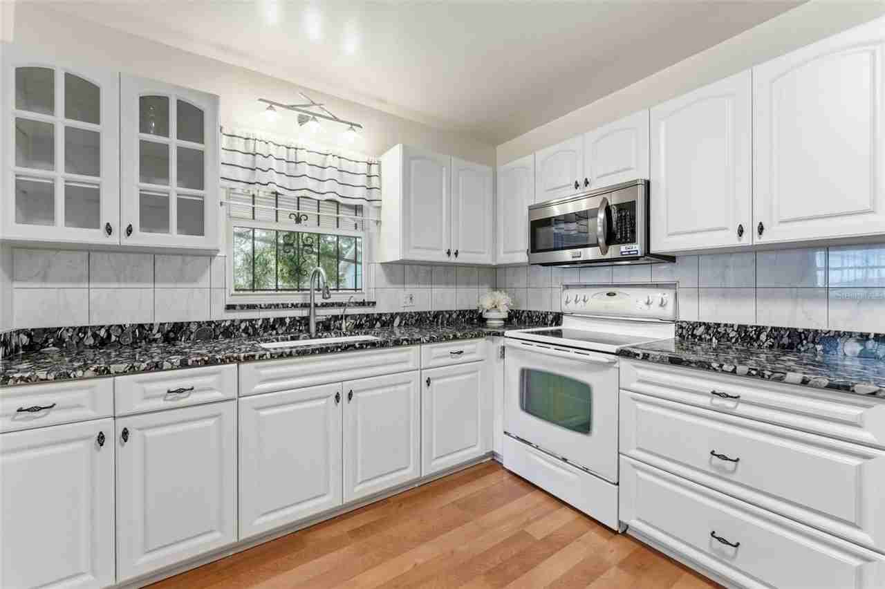 2711 W Heiter St - Photo 2 of 36