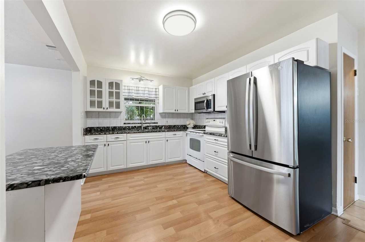 2711 W Heiter St - Photo 3 of 36