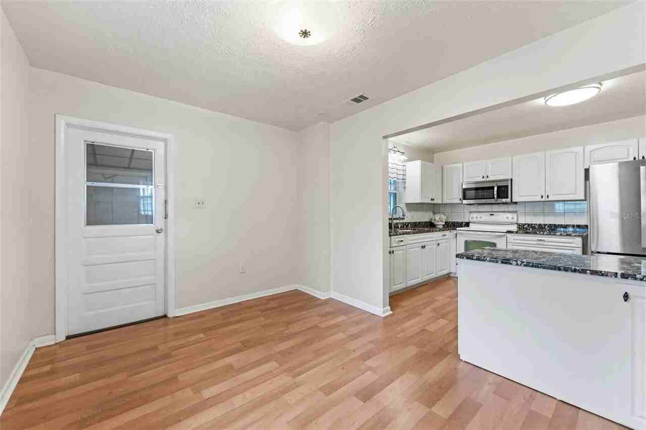 2711 W Heiter St - Photo 5 of 36