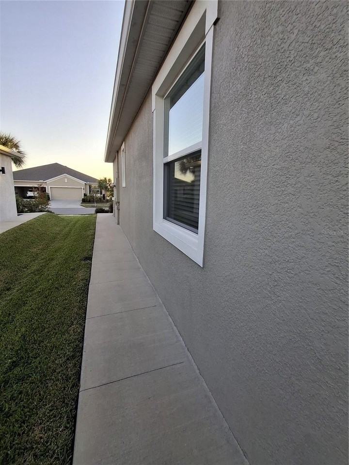 7891 Stonebrook Cir - Photo 4 of 39