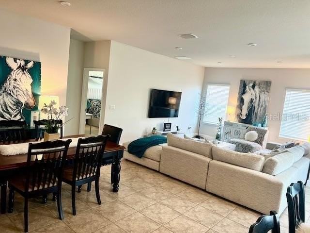 8351 Greenway Ave - Photo 4 of 24