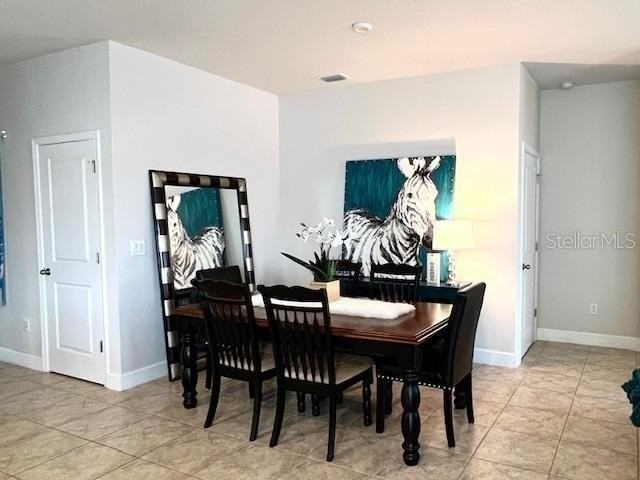 8351 Greenway Ave - Photo 6 of 24