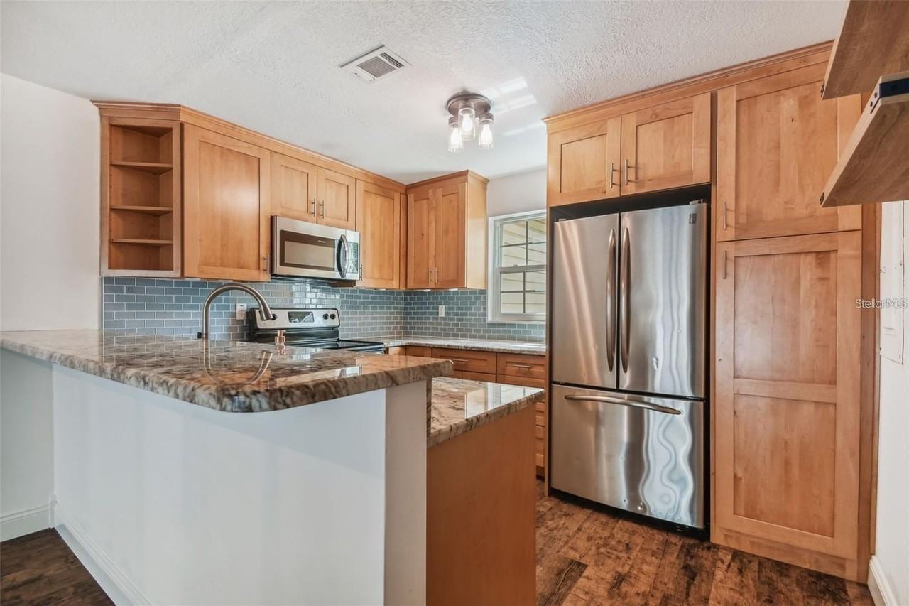 4717 W Vasconia St - Photo 2 of 39