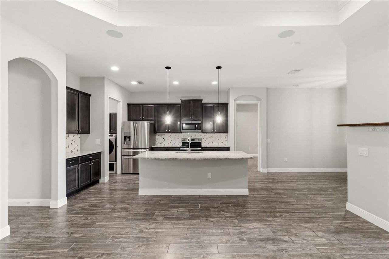 691 Challice Dr - Photo 5 of 43