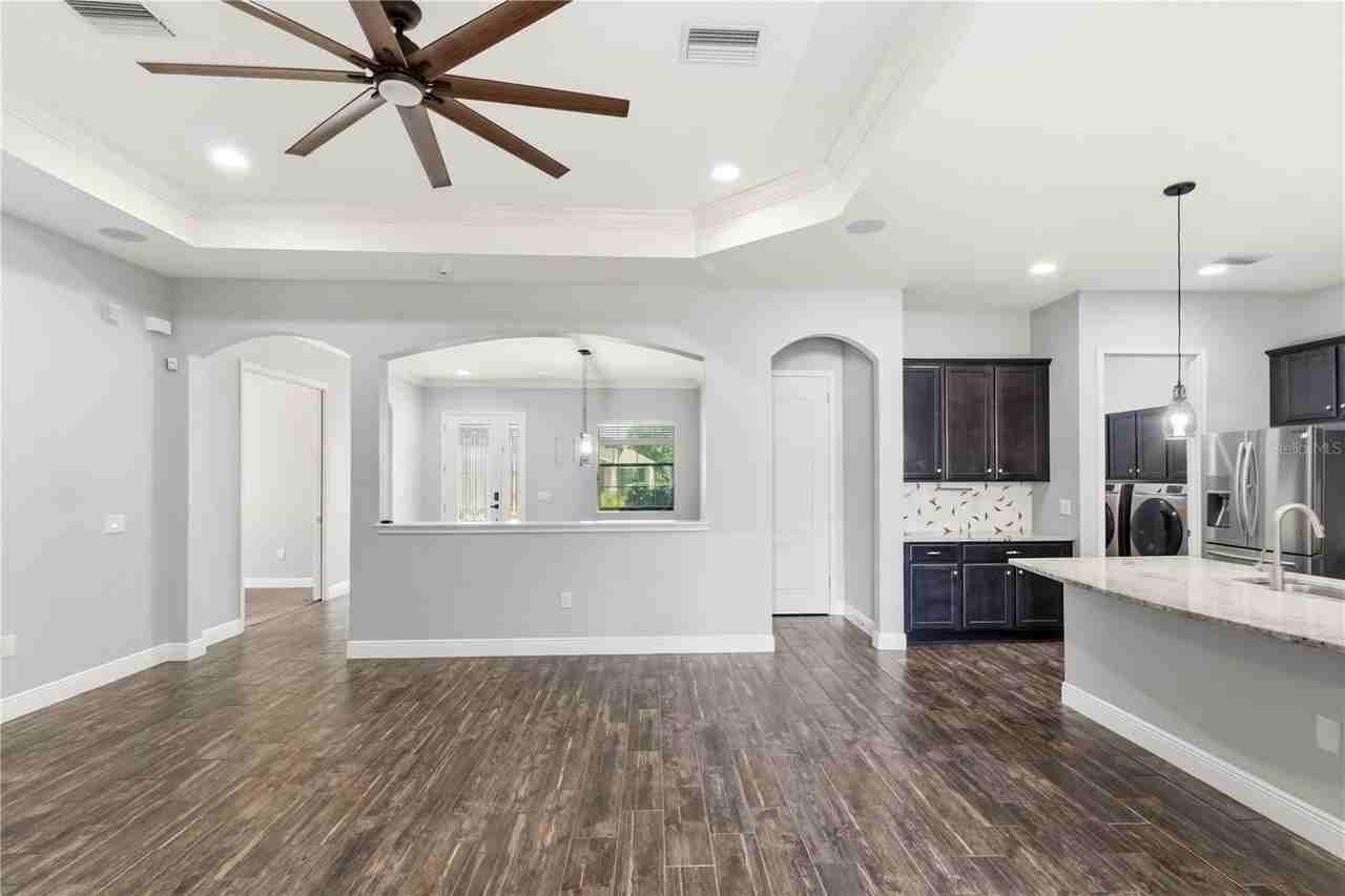 691 Challice Dr - Photo 6 of 43