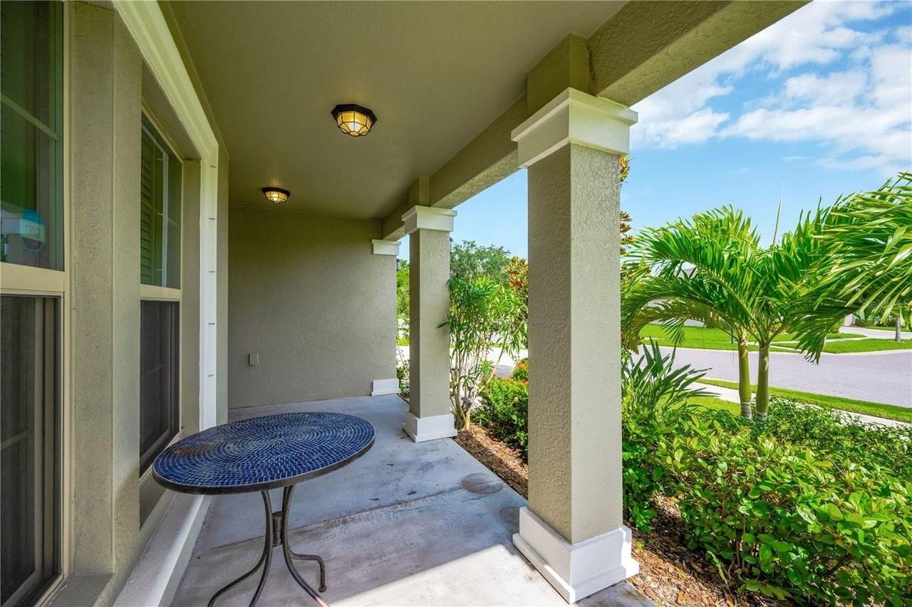 10207 Cakebread Ln - Photo 3 of 48