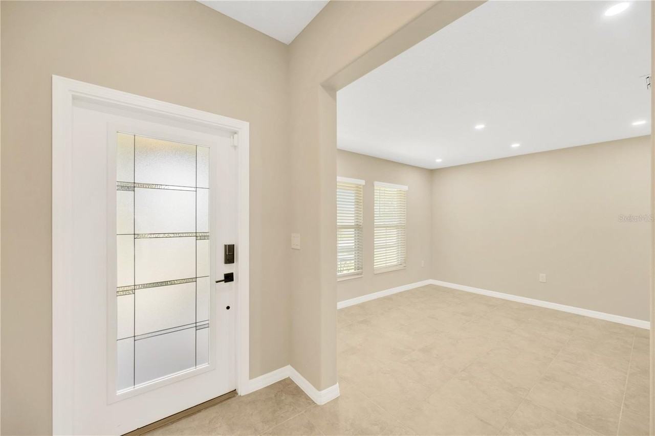 10207 Cakebread Ln - Photo 7 of 48