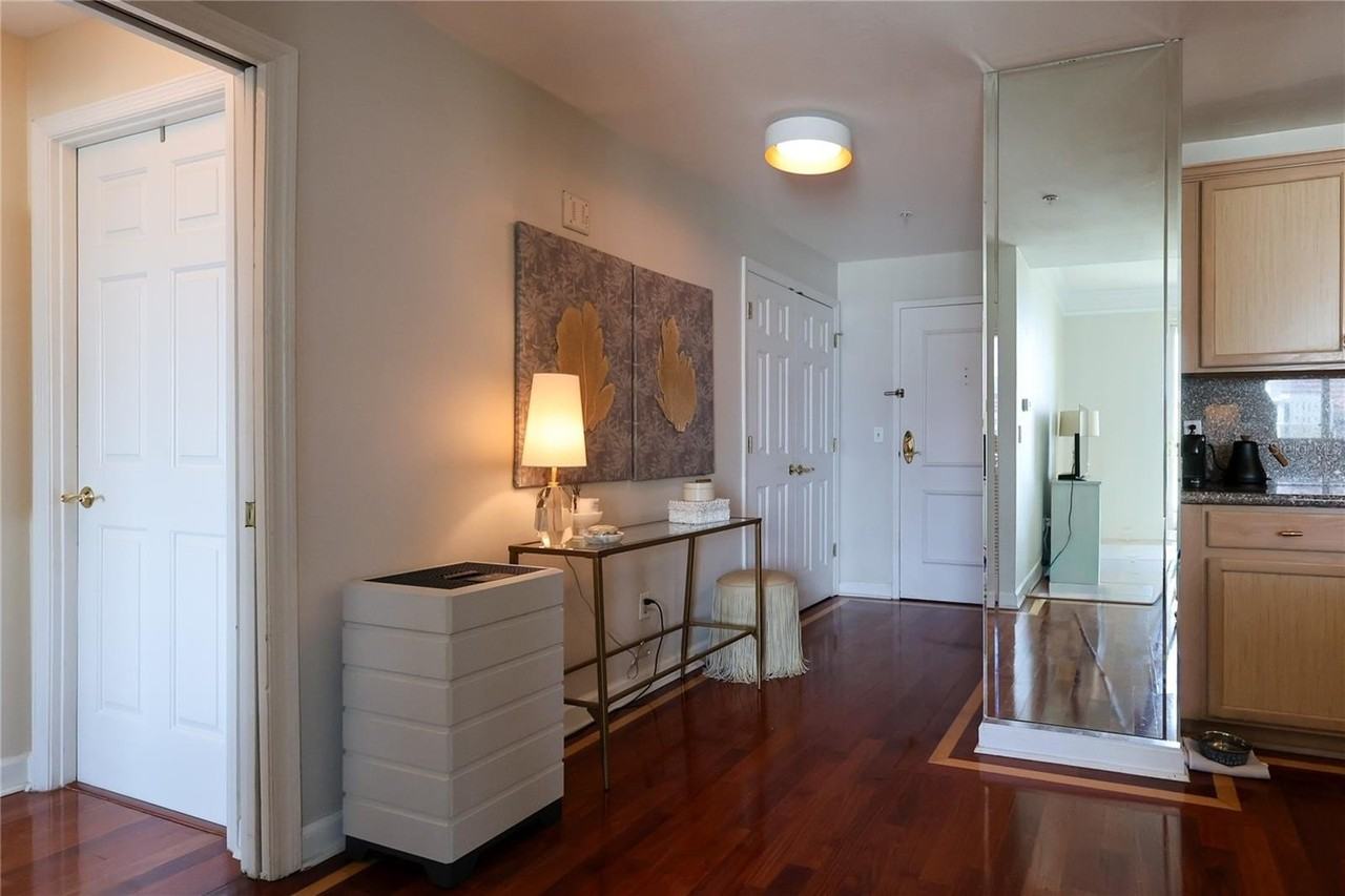 345 Bayshore Blvd #1708 - Photo 4 of 36