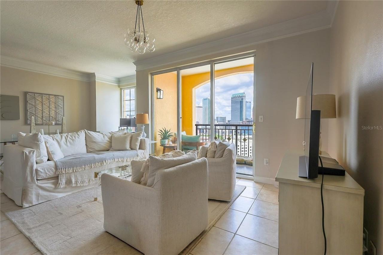 345 Bayshore Blvd #1708 - Photo 5 of 36