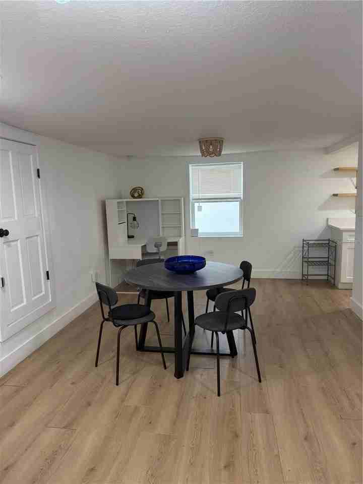 2417 W Gray St - Photo 5 of 12