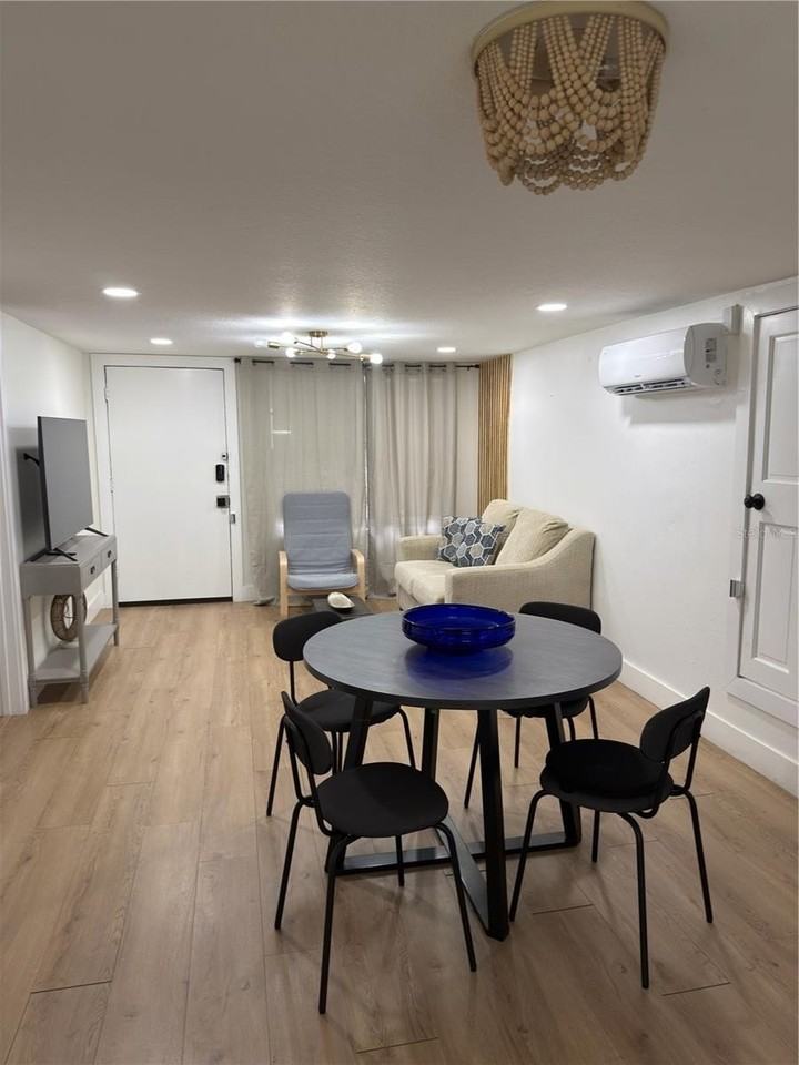 2417 W Gray St - Photo 6 of 12