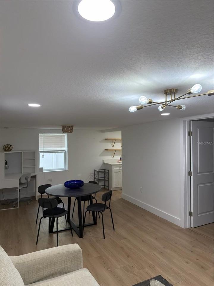 2417 W Gray St - Photo 7 of 12