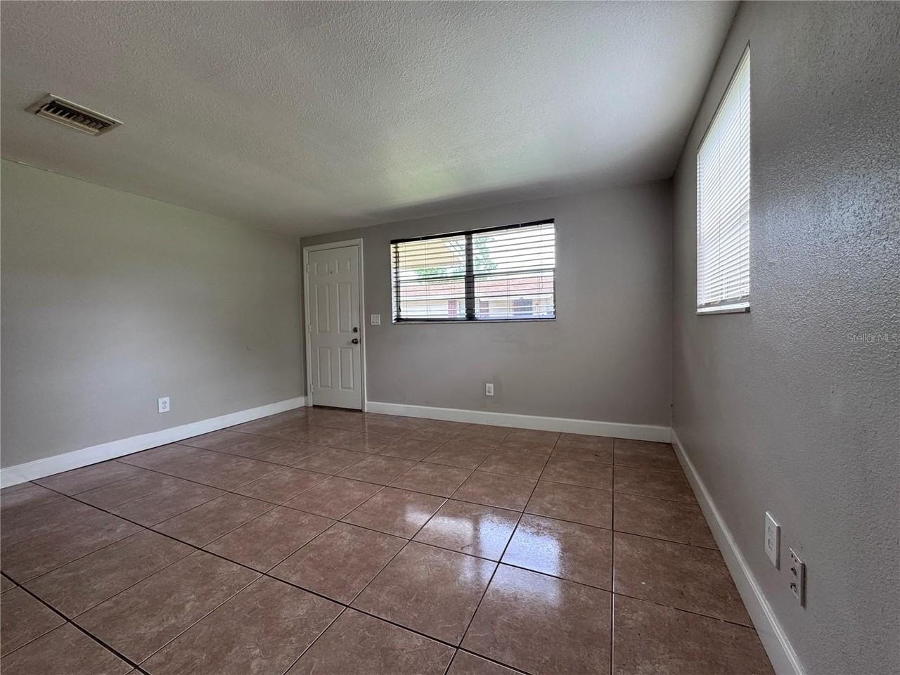 514 Winham St - Photo 3 of 15