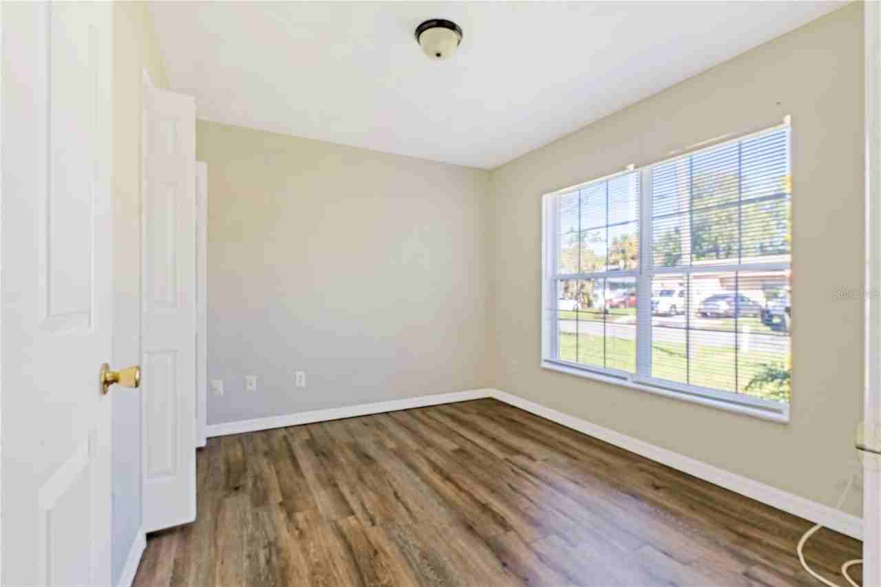 816 Grove Ave - Photo 5 of 11