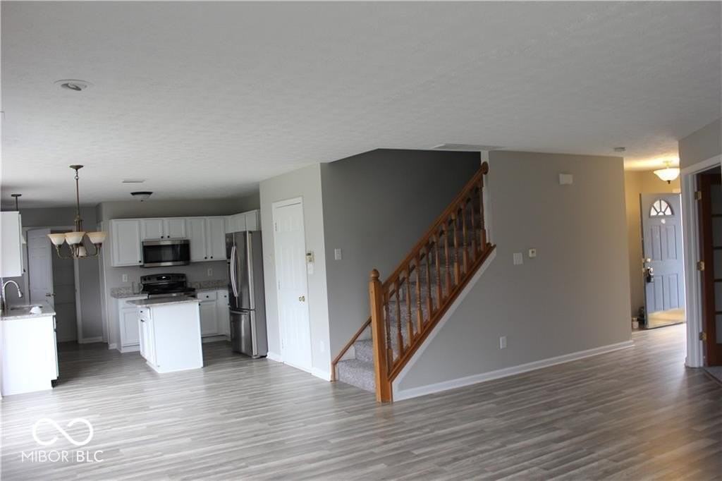 6272 Saddletree Dr - Photo 4 of 21