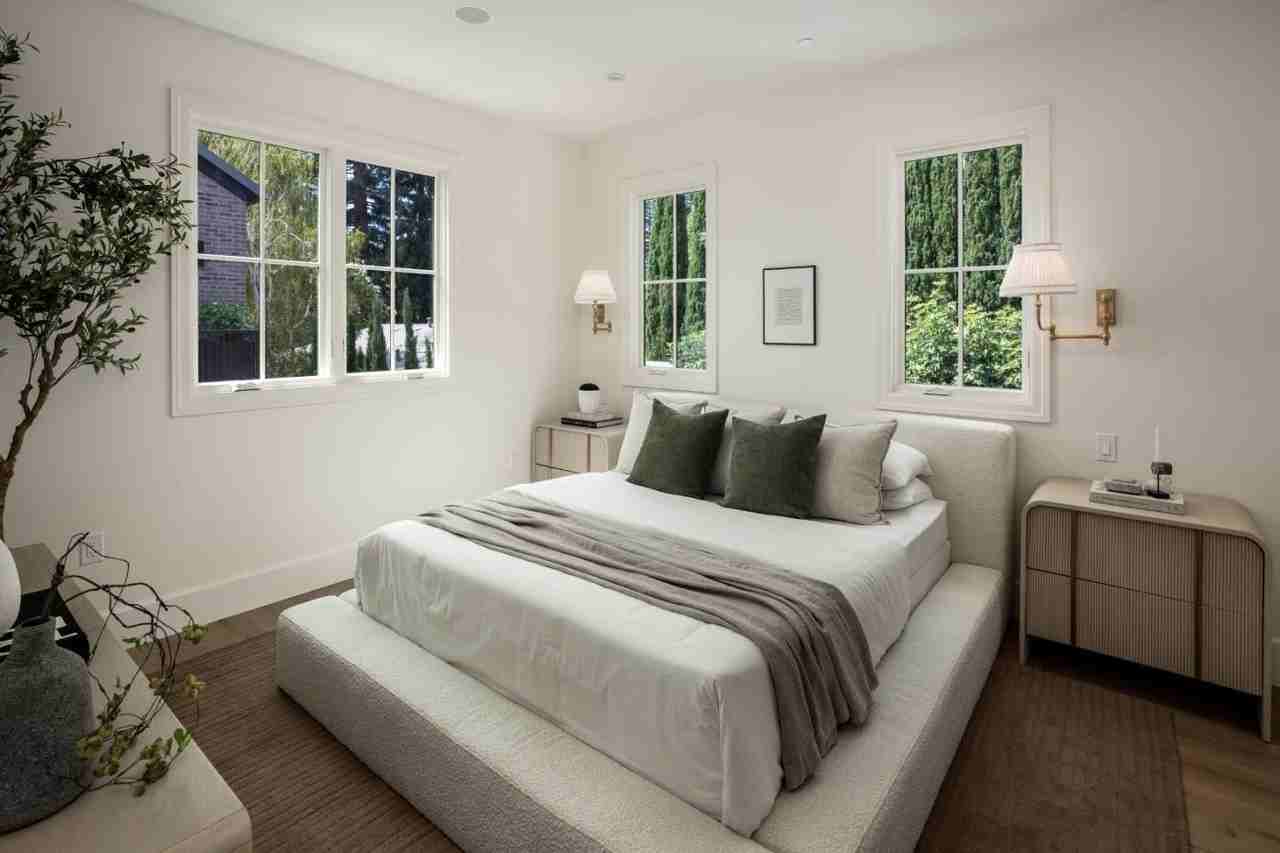 160 Waverley St - Photo 7 of 28