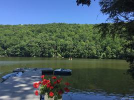 featured image of 49 Twin Lakes Rd