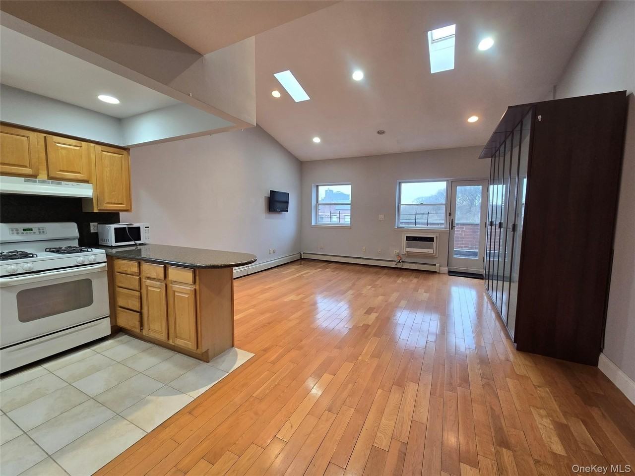 8371 116th St #7C - Photo 4 of 24